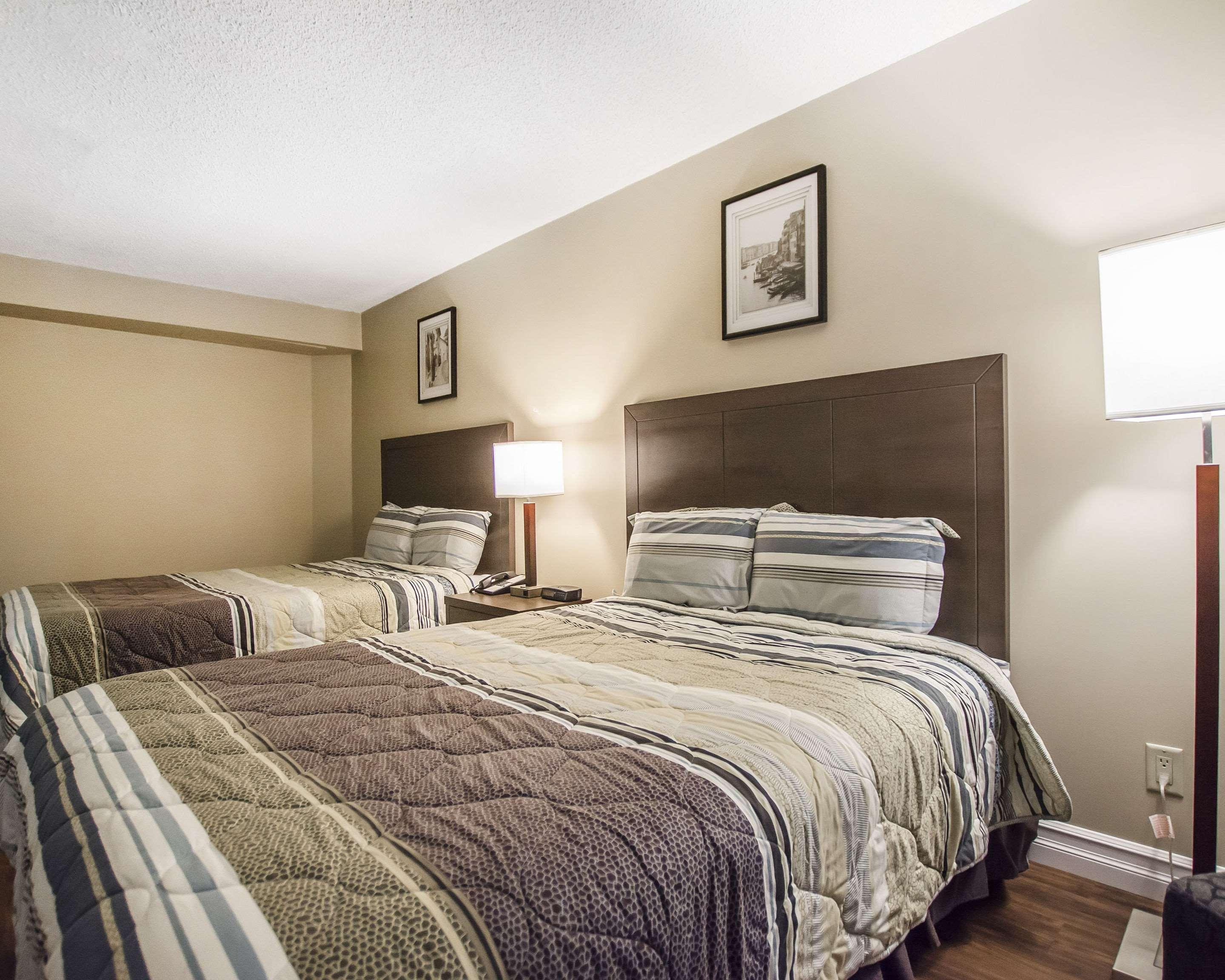 Econo Lodge Мирамичи Екстериор снимка