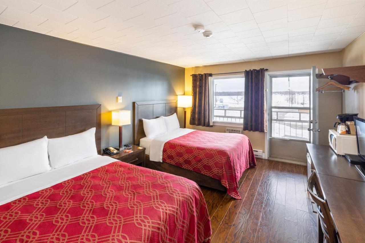 Econo Lodge Мирамичи Екстериор снимка