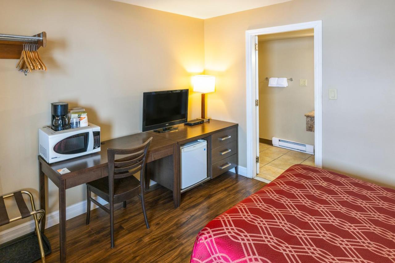 Econo Lodge Мирамичи Екстериор снимка