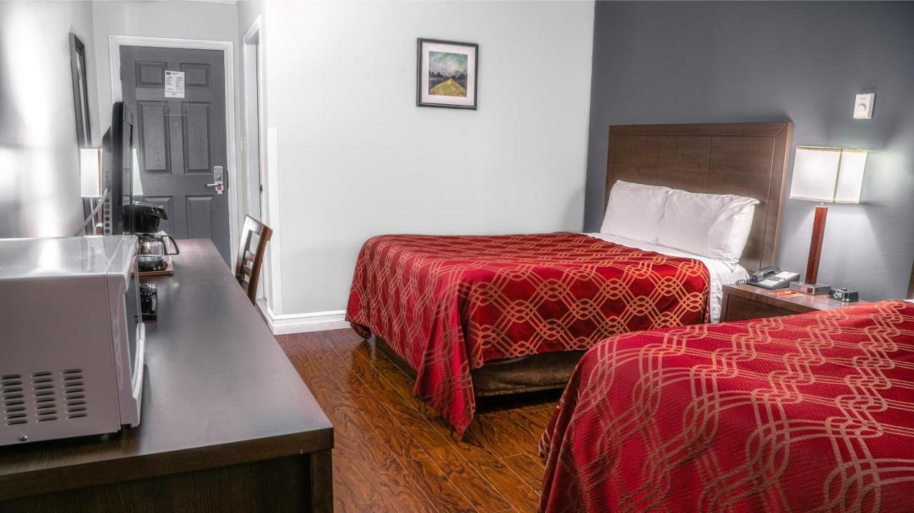 Econo Lodge Мирамичи Екстериор снимка