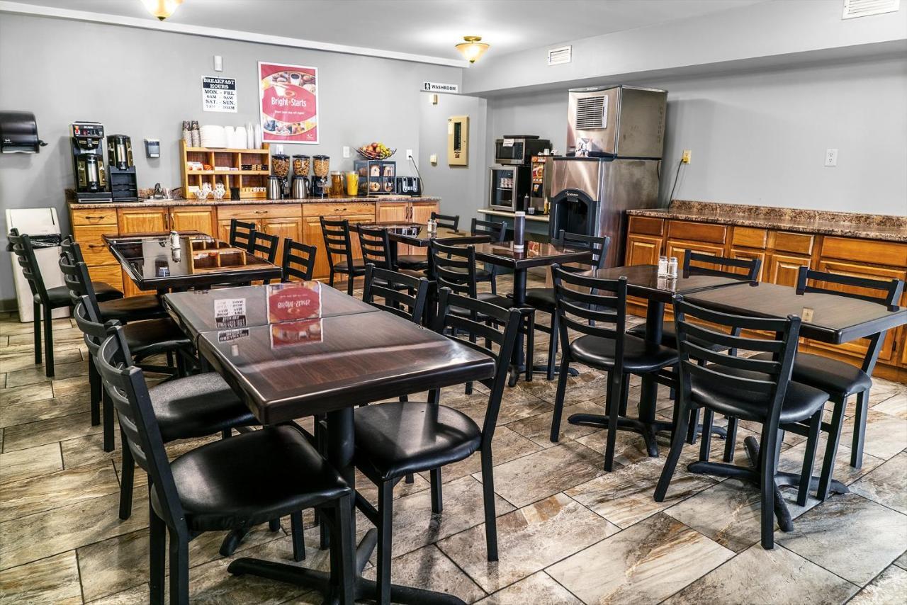 Econo Lodge Мирамичи Екстериор снимка